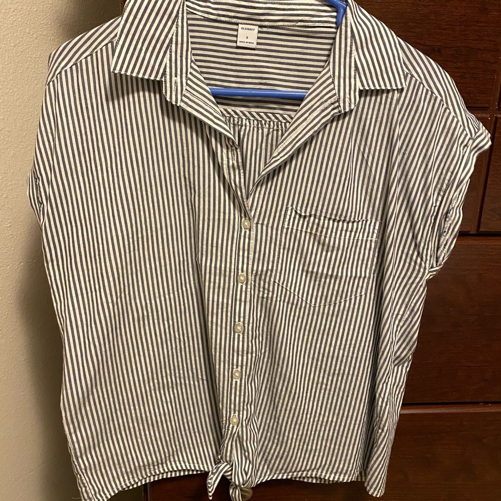 Old Navy front knot button down